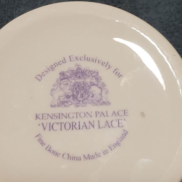 Double handled cup Kensington Palace - Picture 3 of 7